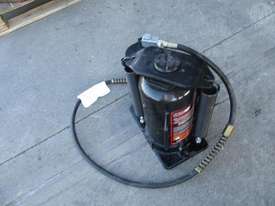Grip Air/hydraulic Bottle Jack - picture0' - Click to enlarge