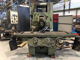 Universal Milling Machine Type 750 - picture0' - Click to enlarge