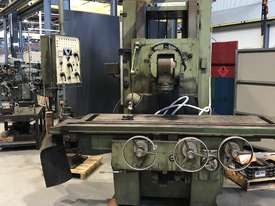 Universal Milling Machine Type 750 - picture1' - Click to enlarge