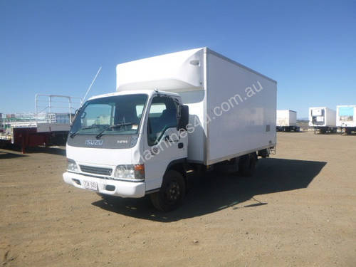 Isuzu NPR Pantech Truck