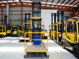 3.0T Battery Electric Order Picker - picture1' - Click to enlarge