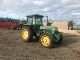 John Deere 2140 4WD Cabin Tractor - picture0' - Click to enlarge