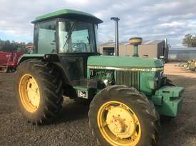 John Deere 2140 4WD Cabin Tractor - picture1' - Click to enlarge