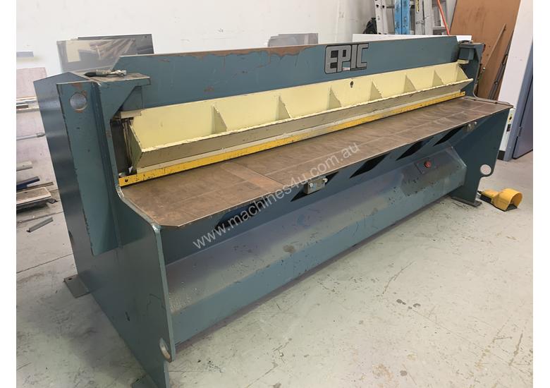 caption Hydraulic Guillotine