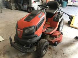 2011 Husqvarna Ride on Mower, Model: GTH 3052TF, Petrol - picture5' - Click to enlarge