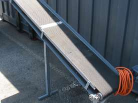 Motorised Incline Belt Conveyor - 1.4m long - picture0' - Click to enlarge