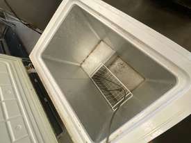 GVA Chest Freezer - picture2' - Click to enlarge