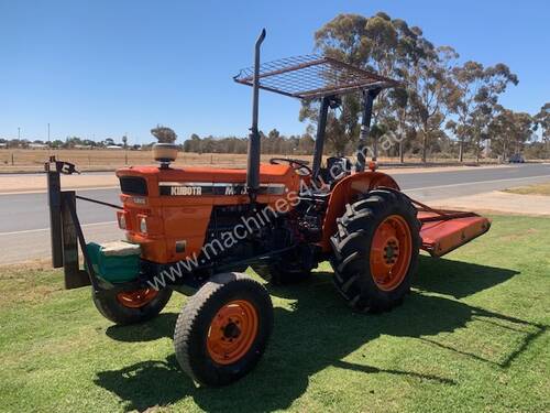 1985 Kubota M4050 Tractor with Howard slasher