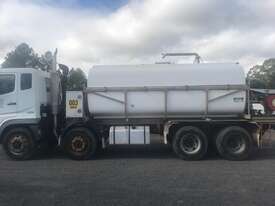 Mitsubishi FUSO Water Truck - picture0' - Click to enlarge
