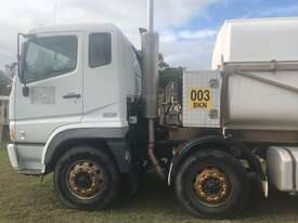 Mitsubishi FUSO Water Truck - picture1' - Click to enlarge