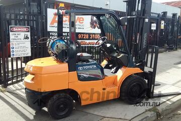 ACTIVE FORKLIFTS - Toyota 3 Ton Forklift 6m Mast 7FG30 Solid Tyres 3 Months Warranty