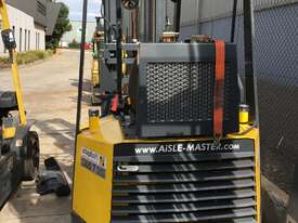2.0T LPG Narrow Aisle Forklift  - Replace your Reach Truck - picture1' - Click to enlarge