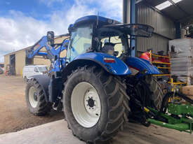 New Holland  FWA/4WD Tractor - picture2' - Click to enlarge