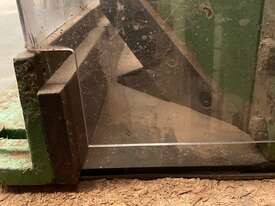 Guillotine foot operated - picture0' - Click to enlarge