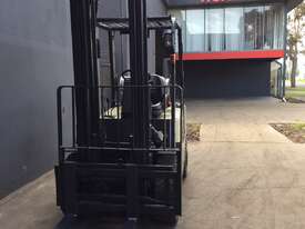 Crown CG20SC 2 Ton 3 Stage 6 Meter Mast Counterbalance Forklift  - picture2' - Click to enlarge