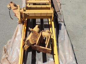 9 STEP EARTHMOVING ACCESS STAIRS & POD OF ASSORTED MATERIAL - picture1' - Click to enlarge