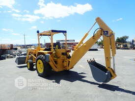 1982 - 1986 JOHN DEERE 310B 2WD BACKHOE LOADER TRACTOR - picture2' - Click to enlarge