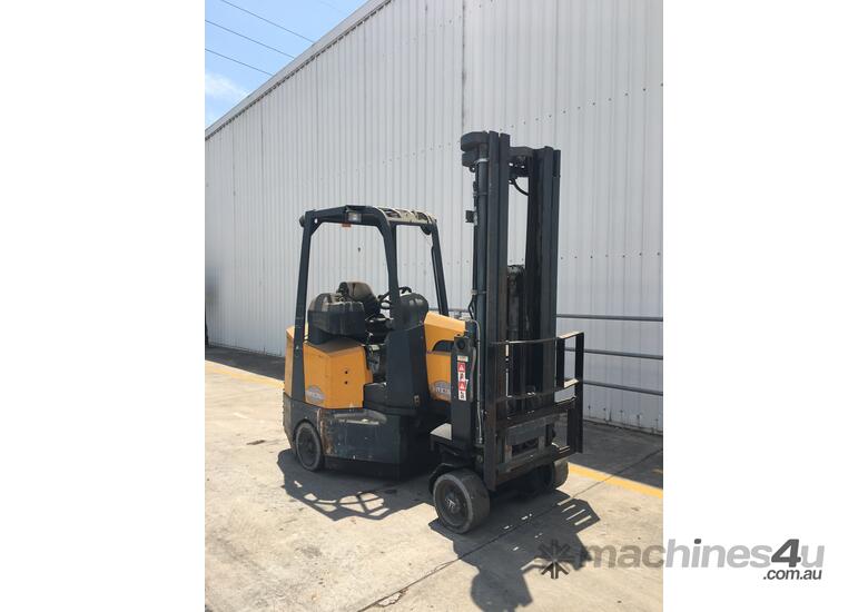 caption 2.0T Battery Electric Narrow Aisle Forklift