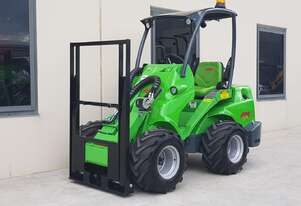 Avant 528 BeePro Mini Loader w Telescopic Boom & Flip Up Forks