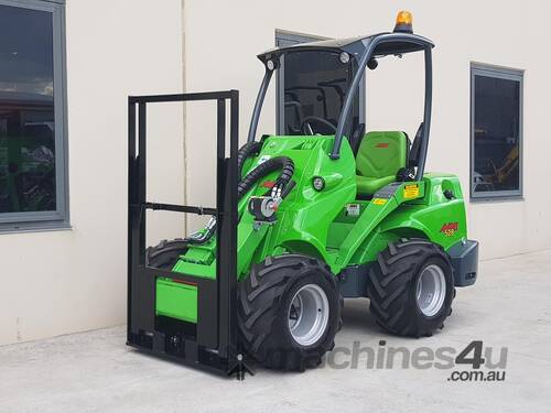 Avant 528 BeePro Mini Loader w Telescopic Boom & Flip Up Forks