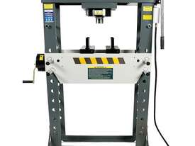 Borum BSP75TA Air/Hydraulic Press 75,000kg - picture0' - Click to enlarge