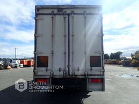 2006 IVECO EURO CARGO 180E26 4X2 CURTAIN SIDE TRUCK - picture2' - Click to enlarge