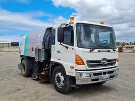 Hino 1527 - picture0' - Click to enlarge
