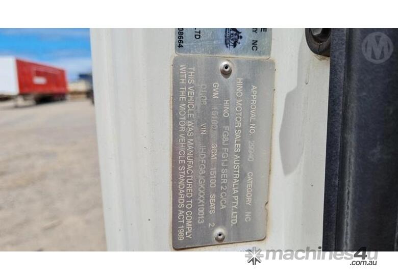 caption Hino 1527