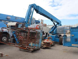 GENIE BOOM LIFT - picture0' - Click to enlarge