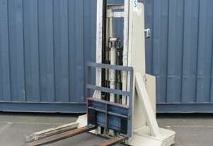 Crown W2T130C Electric Walkie Stacker FORKLIFT - 900kg Capacity 3300mm High