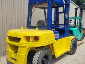 Komatsu 7 Tonne Diesel Forklift with low hours - picture1' - Click to enlarge