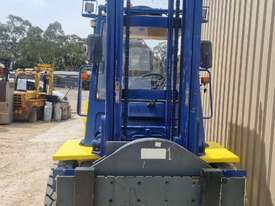 Komatsu 7 Tonne Diesel Forklift with low hours - picture2' - Click to enlarge