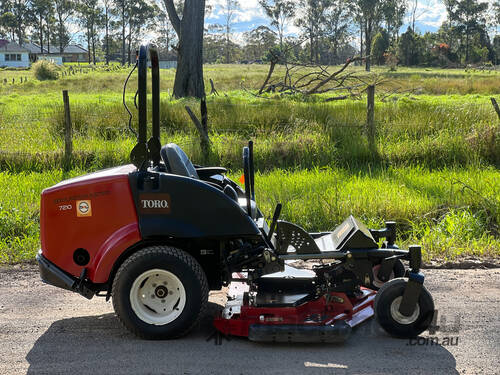 Toro Groundsmaster 7210 Zero Turn Lawn Equipment