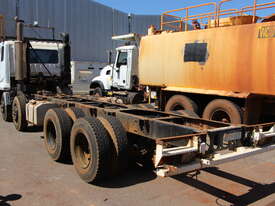 2001 MITSUBISHI FS500 CAB CHASSIS - picture2' - Click to enlarge