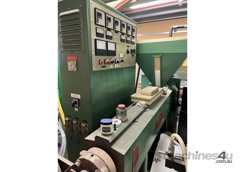 Used 1990 Welex and DavisStandard Plastic extruders for sale Plastic