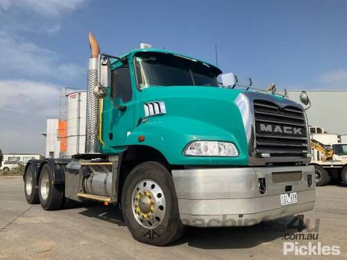 2015 Mack Granite