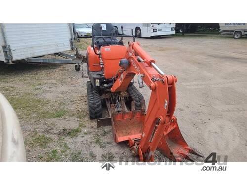 Kubota K008-3