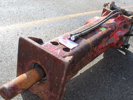 RAMMER E68 HYDRAULIC HAMMER - picture1' - Click to enlarge