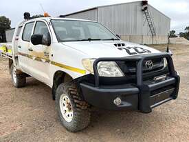 2010 TOYOTA HILUX DUAL CAB WITH STEEL TRAYBACK - picture0' - Click to enlarge