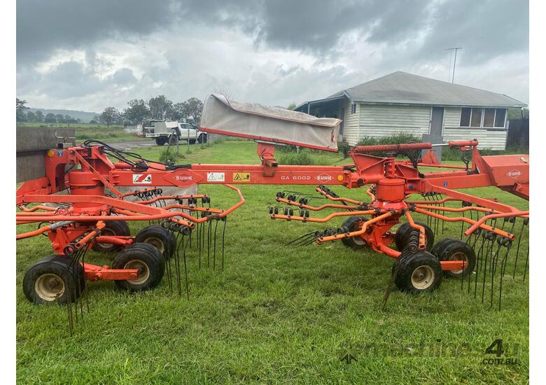 caption KUHN GA 6002 TWIN ROTOR RAKE