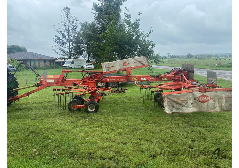 caption KUHN GA 6002 TWIN ROTOR RAKE