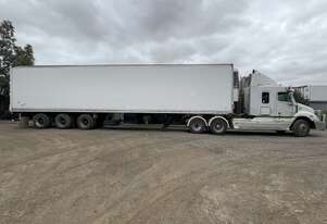 1999 Maxi-Cube Hevay Duty Triaxle Refrigerated Trailer