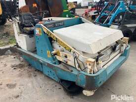 Tennant 275 Sweeper - picture0' - Click to enlarge