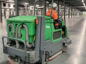 TENNANT M20 SCRUBBER & SWEEPER - picture0' - Click to enlarge