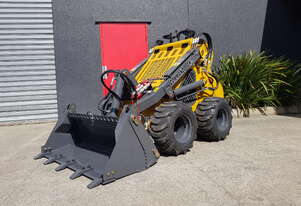 Commando AM230PW Mini Skid Steer Loader | 23HP Honda GX690 Engine | Optional Joystick Controls