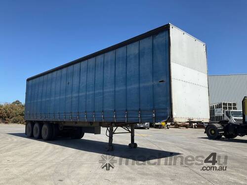 1980 Freighter ST3 Tri Axle Flat Top Curtainside B Trailer