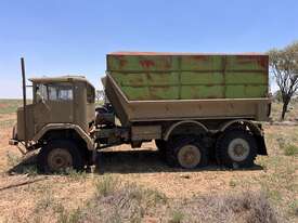 1968 INTERNATIONAL 6x6 DUMP TRUCK - picture2' - Click to enlarge