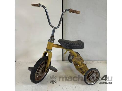 VINTAGE 3 WHEEL TRIKE