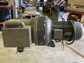 Vacuume Pump 5.5kw - picture0' - Click to enlarge