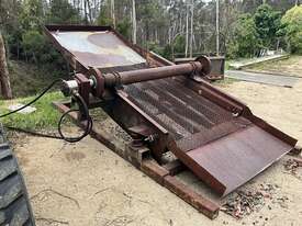 VIBRATING SAND SCREEN - picture0' - Click to enlarge